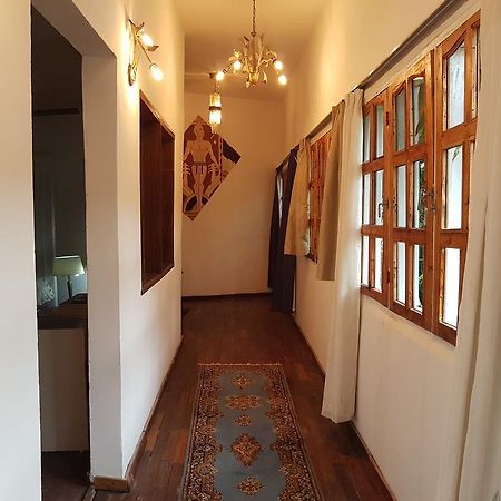 Bushman Cafe Hotel 阿比让 外观 照片