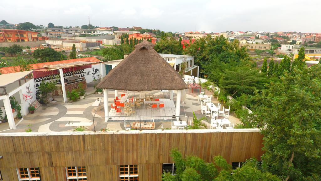 Bushman Cafe Hotel 阿比让 外观 照片