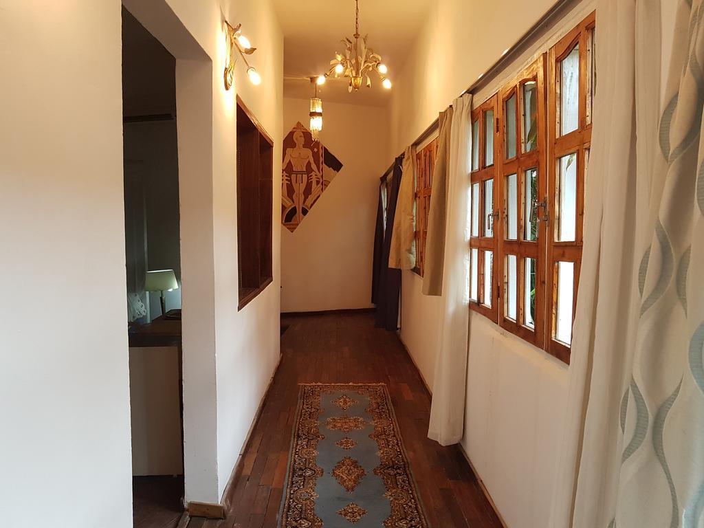 Bushman Cafe Hotel 阿比让 外观 照片