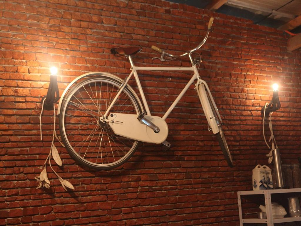 Bushman Cafe Hotel 阿比让 外观 照片